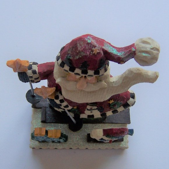 Skiing Santa Claus Christmas Shelf Decoration - Picture 3 of 3